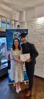 Odebranie-certyfikatu-od-Anety-Moniuszko-w-imieniu-Jakuba-B-Bczkajpg